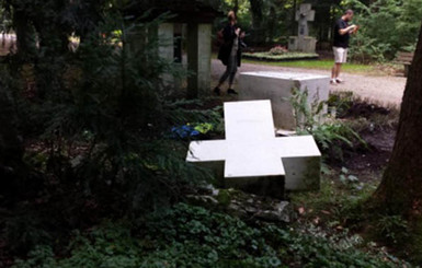 В Мюнхене вандалы пытались раскопать могилу Степана Бандеры