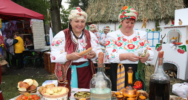 Жительницы Днепропетровска худеют с помощью ягод годжи и зеленого кофе