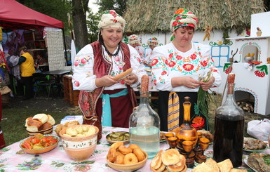 Жительницы Днепропетровска худеют с помощью ягод годжи и зеленого кофе