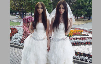 В столице России официально поженили двух невест