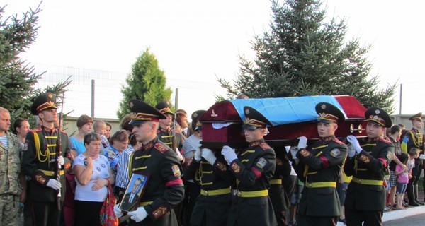На Львовщине объявили траур по 11 погибшим военнослужащим