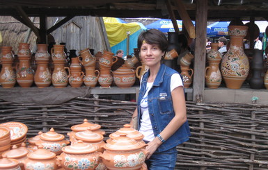 Жители Донецкой области привезли свою керамику на Сорочинцы