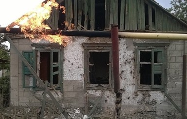 В Донецке обстреляли три жилых района