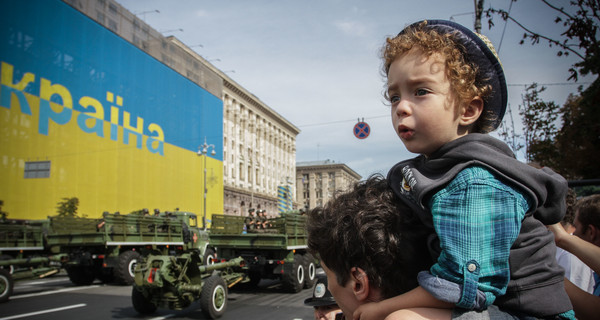 Парад на Майдане: киевляне плакали, бойцы возмущались 
