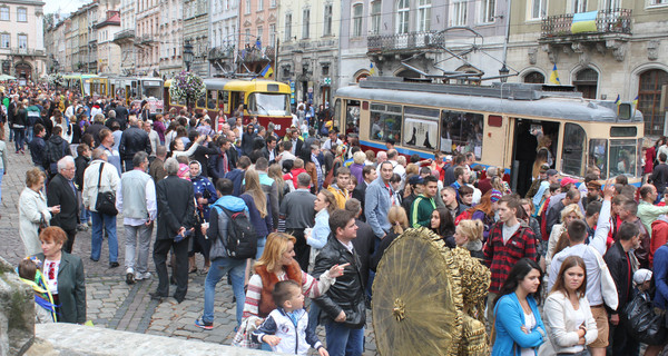 На День независимости во Львове прошел парад трамваев