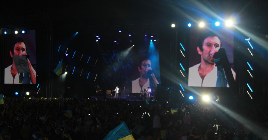 40-тысячный стадион во Львове пел гимн Украины вместе с 