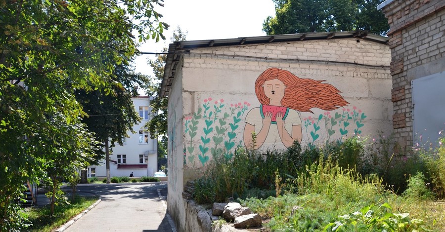 Запорожскую областную детскую больницу разукрасили веселыми граффити