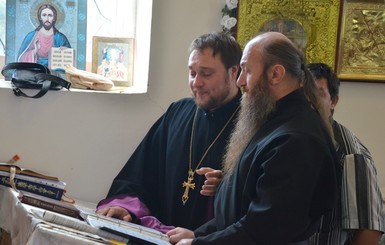 Запорожским священникам выдали удостоверения