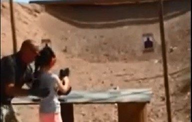 В США девочка расстреляла инструктора из УЗИ