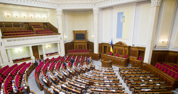 Депутаты готовы проголосовать за введение военного положения