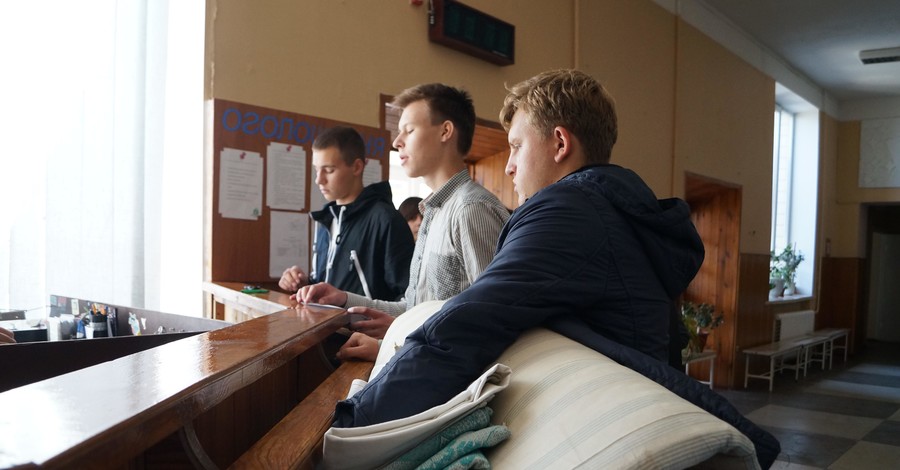 В киевских общежитиях добавили койки для студентов с востока