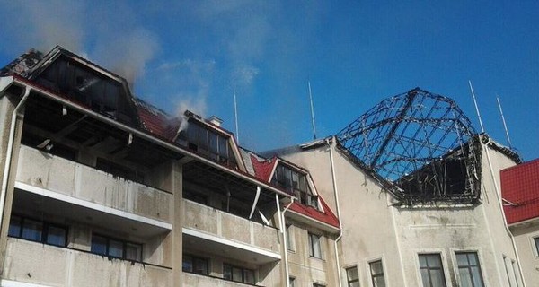 В Донецке обстреляли базу футбольного клуба 