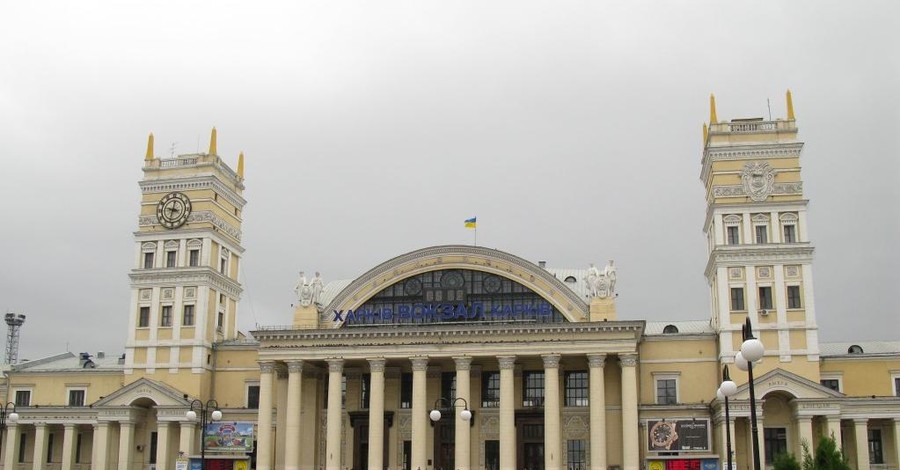 На вокзале Харькова поймали человека с автоматом