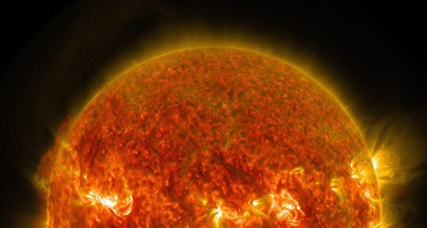 НАСА в конце лета наблюдало серию вспышек на солнце