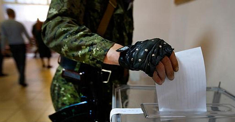 Донецк и Луганск будут выбирать депутатов под пулями