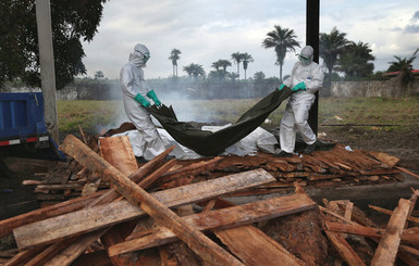 Лихорадкой Эбола заболел уже третий американец