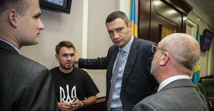 Виталий Кличко - оппозиции: 