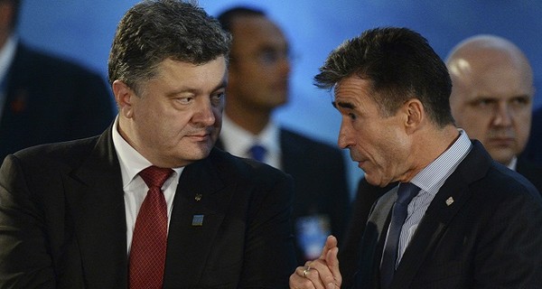Порошенко: НАТО будет делать прямые поставки оружия в Украину