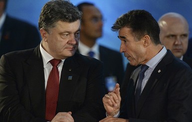 Порошенко: НАТО будет делать прямые поставки оружия в Украину