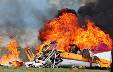На авиашоу в США рухнул самолет
