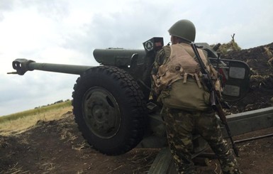 В Донецке обстреляли аэропорт, а под Мариуполем ввели комендантский час 