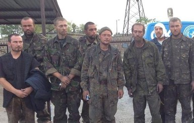 В Днепропетровск везут еще 5 освобожденных офицеров, 1 гражданского и 15 солдат 