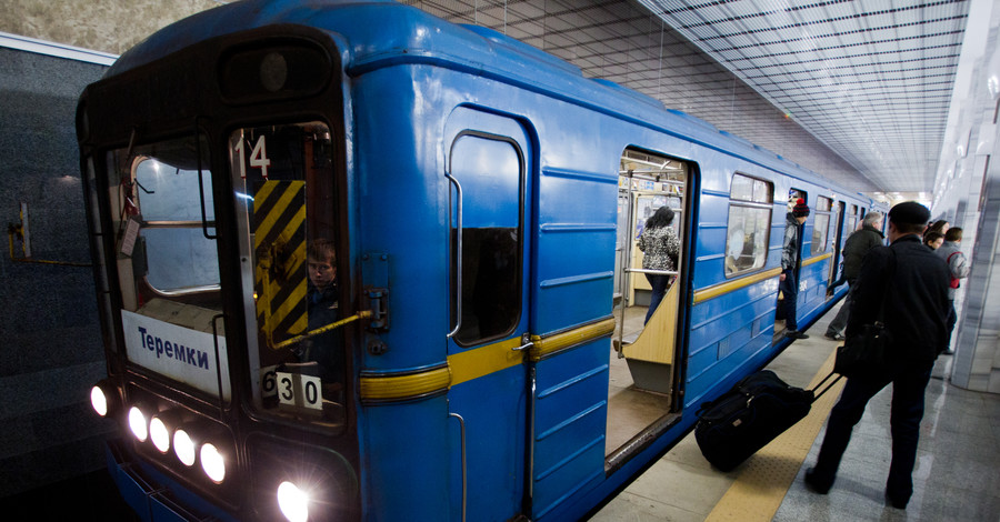 Супруги, прыгнувшие на пути столичного метро, приехали из Луганска