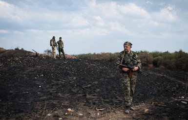 Под Иловайском нашли тела шести украинских военных 
