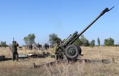 В трех районах Донецка вели перестрелки из крупнокалиберного оружия