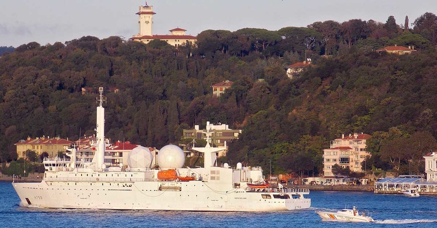 Французский разведывательный корабль вошел в Черное море