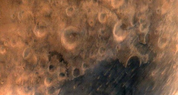 Зонды Индии и США передали первые изображения Марса