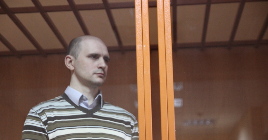 Обвиняемый в терактах Виктор Сукачев: 