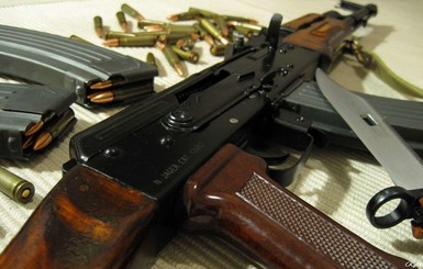 В Одессе бывший солдат украл из части автомат и устроил стрельбу в баре