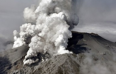 В Японии нашли тела 30 жертв извержения вулкана Онтакэ 