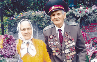 Лукич из Близнюков женился на любимой в 90 лет 