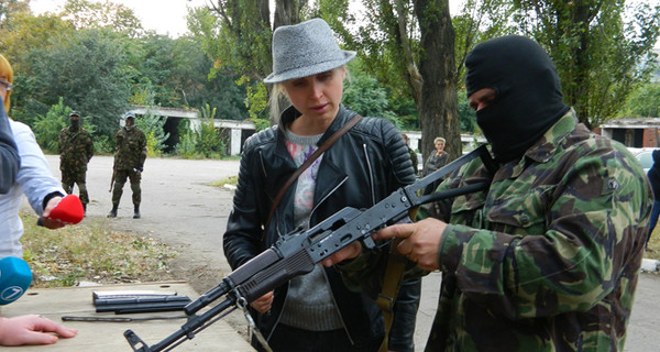 В Одессе за оружие взялись дамы 
