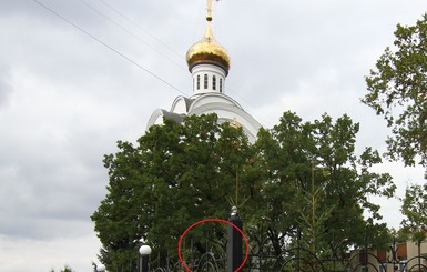 Мертвого на церковной ограде в Харькове нашли служители храма