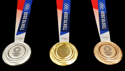 В Токио показали медали Олимпиады 2020