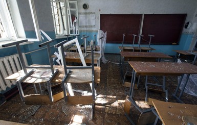 В Донецке 7 погибших, среди них учитель и пассажиры маршрутки