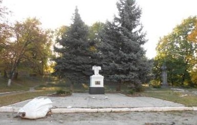 В Изюме остался один памятник Ленину