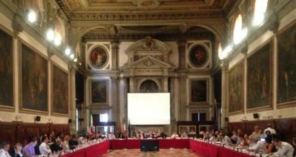 СМИ: Законы о люстрации, амнистии и особом статусе рассмотрит Венецианская комиссия