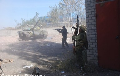 Донецк содрогается от взрывов, есть погибшие