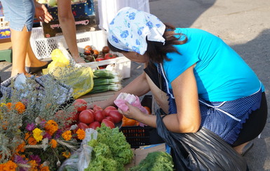 Где в Киеве купить дешевые сезонные овощи и фрукты