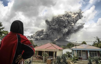 В Индонезии вулкан уничтожил лучшие в стране апельсиновые сады
