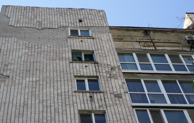 В днепропетровской многоэтажке взорвалась граната: два человека погибли, один ранен осколками