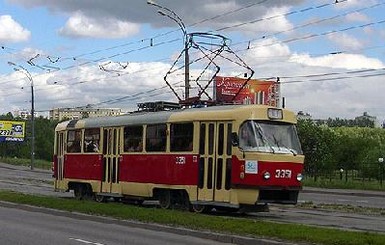 В Запорожье трамвай насмерть сбил девушку, во время вечерней пробежки 