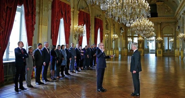 Новое правительство Бельгии присягнуло в королевском дворце