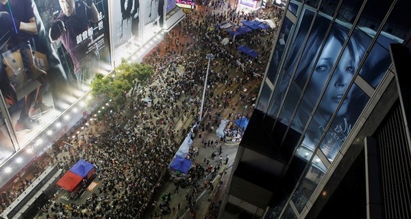 Глава Гонконга заявил, что готов разогнать местный Майдан