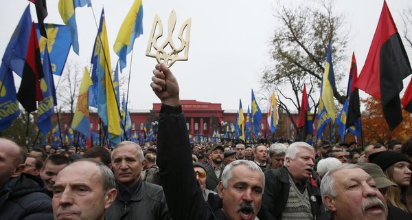 Праздник Покрова: марш в честь УПА и ожидание штурма парламента