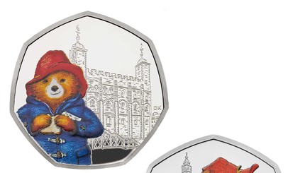 Королевский монетный двор Великобритании выпустил новые монеты с Медвежонком Паддингтоном